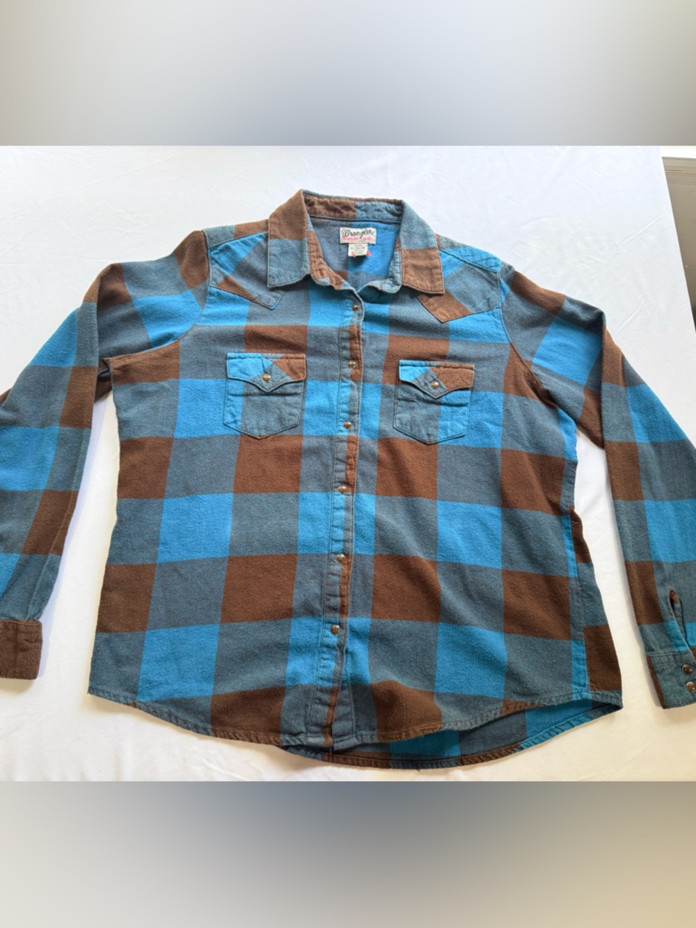 Wrangler Blue and Brown Plaid Casual Button-Down Shirt